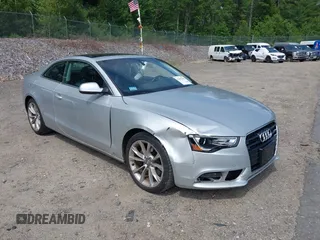 2014 Audi A5 Premium Plus z VIN WAULFAFR2EA020532, wystawiony jako IAAI lot #42602250 z przebiegiem 113 555 mil mil oraz . Historia ofert i sprzedaży dostępna na DreamBid. Obrazek 1.