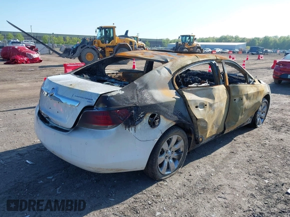 2011 Buick LaCrosse CXL z VIN 1G4GC5ED9BF120552, wystawiony jako IAAI lot #42219711 z przebiegiem Nie podano mil oraz . Historia ofert i sprzedaży dostępna na DreamBid. Obrazek 14.