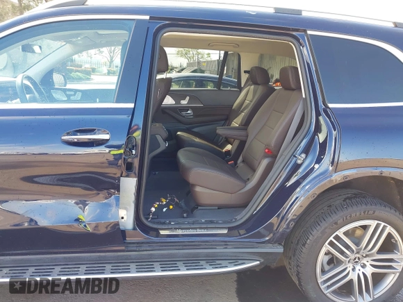 2020 Mercedes-Benz GLS with VIN 4JGFF5KE1LA207411, listed as a IAAI auction lot 41896706 with 31,843 mi miles. Bid and sale history available at carsss.com. Image 6.