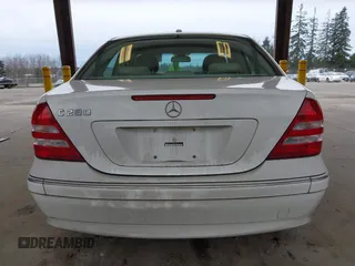 2007 Mercedes-Benz C 280 Luxury с VIN WDBRF54H97F880897, выставлен на аукционе IAAI как лот 41828391 с пробегом 177 644 миль миль и . История ставок и продаж доступна на DreamBid. Изображение 17.