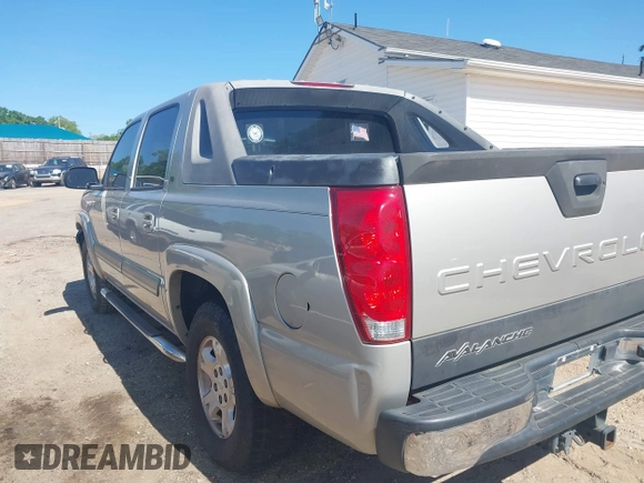 2005 Chevrolet Avalanche LS with VIN 3GNEC12Z15G108703, listed as a IAAI auction lot 42034777 with 253,209 mi miles and . Bid and sale history available at DreamBid. Image 3.