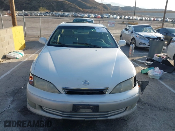 2001 Lexus ES with VIN JT8BF28G210299821, listed as a IAAI auction lot 41539064 with 248,063 mi miles. Bid and sale history available at carsss.com. Image 12.