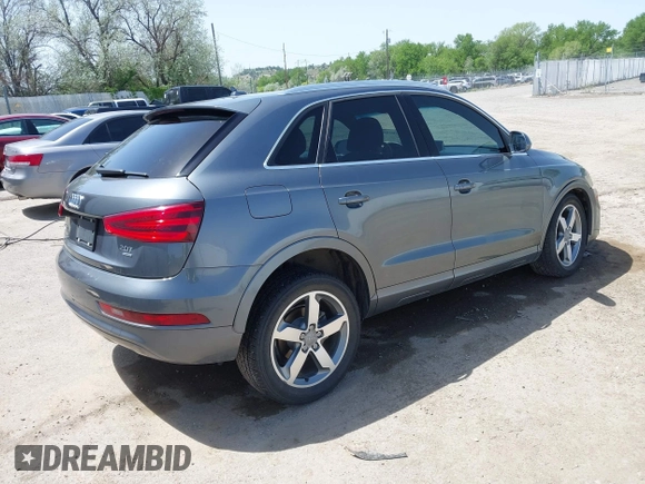 2015 Audi Q3 Premium Plus с VIN WA1EFCFS6FR010285, выставлен на аукционе IAAI как лот 42202068 с пробегом 104 945 миль миль и . История ставок и продаж доступна на DreamBid. Изображение 4.