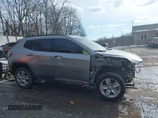 2022 Jeep Compass Latitude с VIN 3C4NJDBB4NT131810, выставлен на аукционе IAAI как лот 41380330 с пробегом 63 588 миль миль и . История ставок и продаж доступна на DreamBid. Изображение 14.