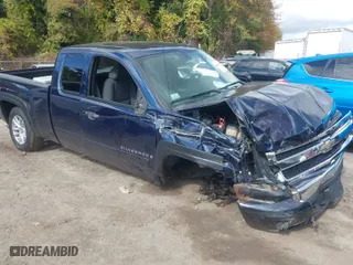 2007 Chevrolet Silverado 1500 LT w/1LT with VIN 2GCEK19C771711809, listed as a IAAI auction lot 40466639 with 82,920 mi miles. Bid and sale history available at carsss.com. Image 1.