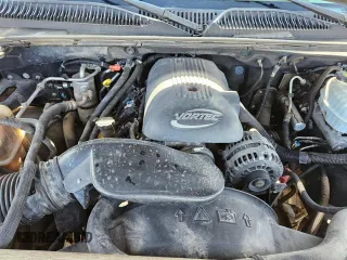 2004 Chevrolet Tahoe LS with VIN 1GNEC13V74R252086, listed as a Copart auction lot 49745185 with 259,159 mi miles and Clean Title. Bid and sale history available at carsss.com. Image 7.