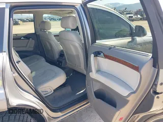 2014 Audi Q7 Premium Plus z VIN WA1LMAFE7ED018628, wystawiony jako IAAI lot #41955702 z przebiegiem 134 641 mil mil oraz . Historia ofert i sprzedaży dostępna na DreamBid. Obrazek 8.