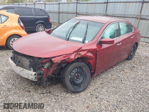 2015 Nissan Altima 2.5 S with VIN 1N4AL3AP9FN318810, listed as a IAAI auction lot 40821919 with 162,142 mi miles. Bid and sale history available at carsss.com. Image 2.