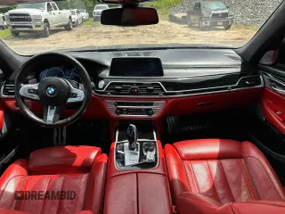 2018 BMW 7 Series M760i xDrive z VIN WBA7H6C54JG614931, wystawiony jako Copart lot #59110125 z przebiegiem 71 953 mil mil oraz Czysty tytuł • Clean title. Historia ofert i sprzedaży dostępna na DreamBid. Obrazek 8.