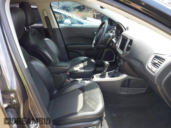 2018 Jeep Compass Latitude with VIN 3C4NJDBB5JT355582, listed as a IAAI auction lot 42351818 with 75,324 mi miles and . Bid and sale history available at DreamBid. Image 5.