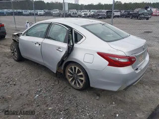 2018 Nissan Altima 2.5 SV with VIN 1N4AL3AP2JC217029, listed as a IAAI auction lot 41316847 with 200,176 mi miles. Bid and sale history available at carsss.com. Image 3.