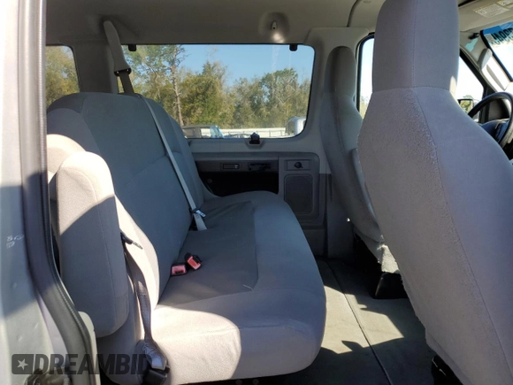 2010 Ford Econoline Passenger XL с VIN 1FBNE3BL1ADA45544, выставлен на аукционе Copart как лот 46173945 с пробегом 81 132 миль миль и Списание • Salvage title. История ставок и продаж доступна на DreamBid. Изображение 11.