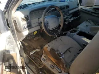 2000 Ford F-250 XL z VIN 1FTNX20L3YEE20339, wystawiony jako Copart lot #56939445 z przebiegiem Nie podano mil oraz Szkoda całkowita • Salvage title. Historia ofert i sprzedaży dostępna na DreamBid. Obrazek 8.
