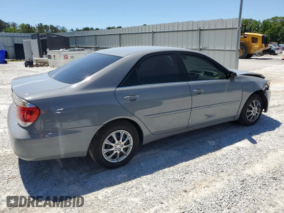 2005 Toyota Camry STD z VIN 4T1BE32K05U406365, wystawiony jako Copart lot #58035155 z przebiegiem 283 788 mil mil oraz Czysty tytuł • Clean title. Historia ofert i sprzedaży dostępna na DreamBid. Obrazek 3.