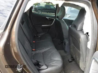 2015 Volvo XC60 T5 z VIN YV4612RK4F2673990, wystawiony jako Copart lot #52303935 z przebiegiem 78 868 mil mil oraz Szkoda całkowita • Salvage title. Historia ofert i sprzedaży dostępna na DreamBid. Obrazek 10.