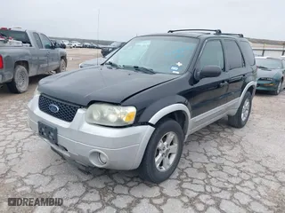 2007 Ford Escape XLT with VIN 1FMYU03107KA04717, listed as a IAAI auction lot 41418772 with 240,440 mi miles. Bid and sale history available at carsss.com. Image 2.