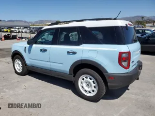2024 Ford Bronco Sport Heritage z VIN 3FMCR9G64RRE99850, wystawiony jako Copart lot #50437215 z przebiegiem 8 704 mil mil oraz Szkoda całkowita • Salvage title. Historia ofert i sprzedaży dostępna na DreamBid. Obrazek 2.