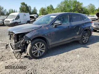 2022 Toyota Venza LE with VIN JTEAAAAH3NJ101879, listed as a Copart auction lot 61860774 with 32,762 mi miles and Salvage Title. Bid and sale history available at carsss.com. Image 1.