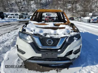 2019 Nissan Rogue SV with VIN KNMAT2MV5KP538037, listed as a Copart auction lot 86209614 with 0 mi miles and Non Repairable. Bid and sale history available at carsss.com. Image 5.
