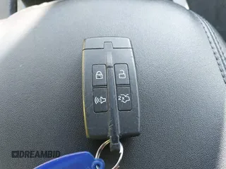 2010 Ford Taurus SHO с VIN 1FAHP2KT2AG138722, выставлен на аукционе IAAI как лот 41986706 с пробегом 133 811 миль миль и . История ставок и продаж доступна на DreamBid. Изображение 11.