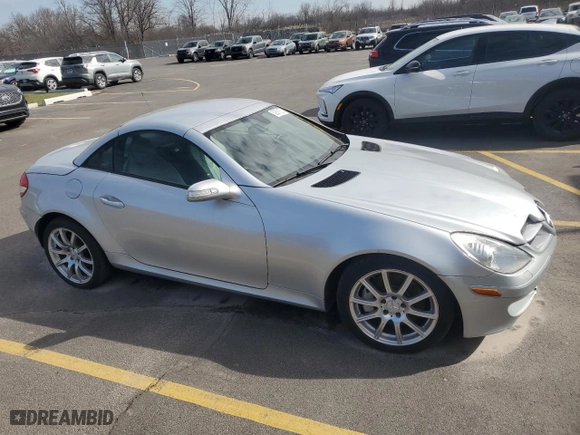 2005 Mercedes-Benz SLK-Class with VIN WDBWK56F35F040539, listed as a Copart auction lot 52691635 with 72,074 mi miles and Clean Title. Bid and sale history available at carsss.com. Image 4.
