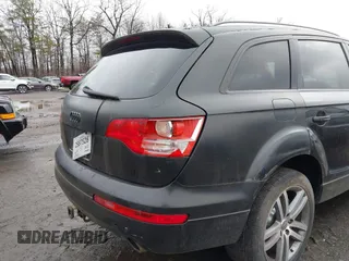 2008 Audi Q7 4.2L Premium with VIN WA1BV74L48D027949, listed as a IAAI auction lot 41516485 with 265,032 mi miles. Bid and sale history available at carsss.com. Image 6.