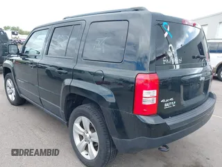 2013 Jeep Patriot Latitude z VIN 1C4NJRFB9DD165768, wystawiony jako IAAI lot #42175812 z przebiegiem 185 023 mil mil oraz . Historia ofert i sprzedaży dostępna na DreamBid. Obrazek 3.