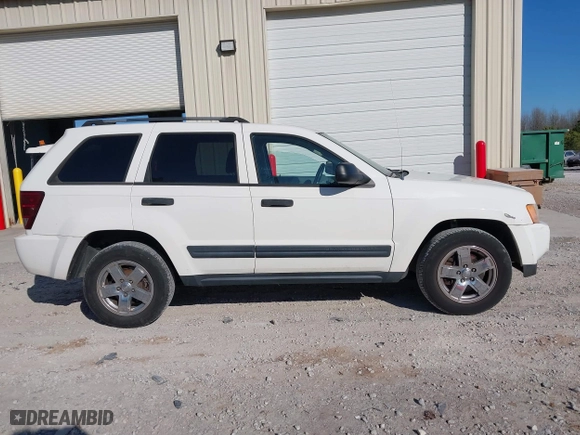 2006 Jeep Grand Cherokee Laredo with VIN 1J4GS48K36C279970, listed as a IAAI auction lot 41655785 with 180,348 mi miles. Bid and sale history available at carsss.com. Image 13.