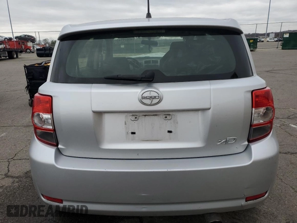 2014 Scion xD z VIN JTKKUPB47E1039362, wystawiony jako Copart lot #49577145 z przebiegiem 164 354 mil mil oraz Szkoda całkowita • Salvage title. Historia ofert i sprzedaży dostępna na DreamBid. Obrazek 6.