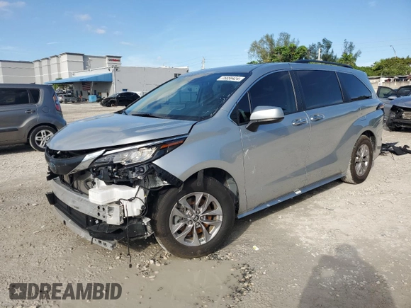 2022 Toyota Sienna XLE with VIN 5TDYRKECXNS116933, listed as a Copart auction lot 75859424 with 45,732 mi miles and Salvage Title. Bid and sale history available at carsss.com. Image 1.