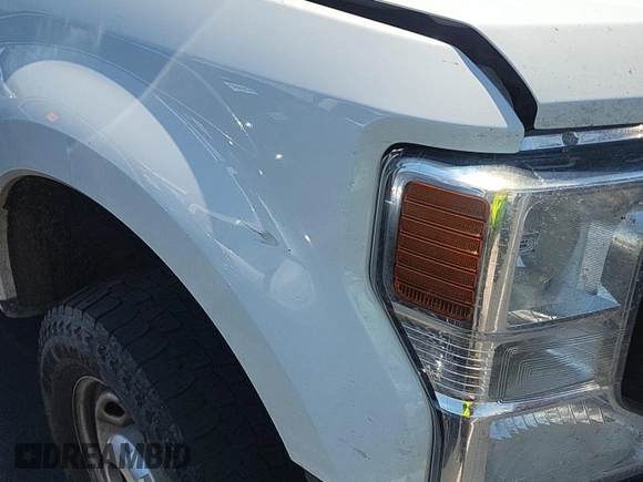 2020 Ford F-250 XL z VIN 1FDBF2B61LED11752, wystawiony jako IAAI lot #42786941 z przebiegiem 156 342 mil mil oraz . Historia ofert i sprzedaży dostępna na DreamBid. Obrazek 6.