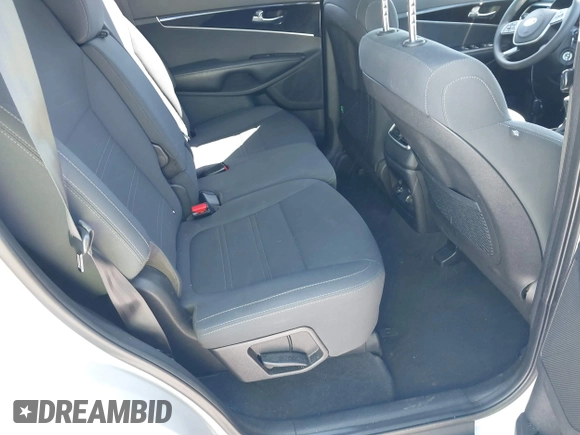 2019 Kia Sorento LX V6 with VIN 5XYPGDA59KG482718, listed as a IAAI auction lot 41732720 with 94,610 mi miles. Bid and sale history available at carsss.com. Image 8.