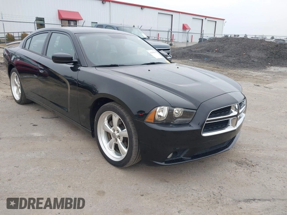 2013 Dodge Charger SXT with VIN 2C3CDXHG2DH525370, listed as a IAAI auction lot 41395980 with 226,079 mi miles. Bid and sale history available at carsss.com. Image 1.