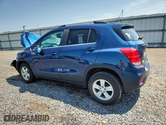 2020 Chevrolet Trax LT with VIN KL7CJLSBXLB332009, listed as a Copart auction lot 62892085 with 31,802 mi miles and Salvage title. Bid and sale history available at DreamBid. Image 2.