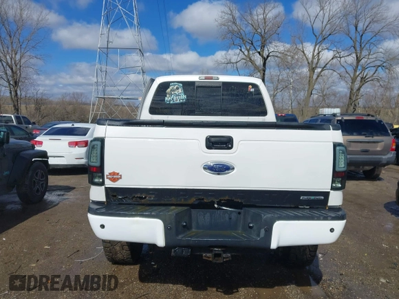2015 Ford F-250 Lariat с VIN 1FT7W2B61FEB63021, выставлен на аукционе IAAI как лот 41727135 с пробегом 128 957 миль миль и . История ставок и продаж доступна на DreamBid. Изображение 16.