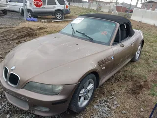 2001 BMW Z3 2.5i with VIN WBACN33411LK45174, listed as a IAAI auction lot 41562008 with 1 mi miles. Bid and sale history available at carsss.com. Image 2.
