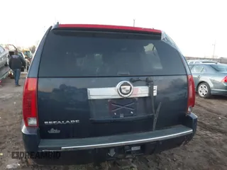 2007 Cadillac Escalade z VIN 1GYFK63847R345024, wystawiony jako IAAI lot #41326672 z przebiegiem Nie podano mil oraz . Historia ofert i sprzedaży dostępna na DreamBid. Obrazek 11.