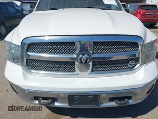 2018 Ram 1500 Lone Star Silver z VIN 1C6RR6LT0JS245223, wystawiony jako IAAI lot #41765175 z przebiegiem 128 156 mil mil oraz . Historia ofert i sprzedaży dostępna na DreamBid. Obrazek 12.