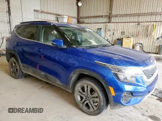 2021 Kia Seltos S z VIN KNDEU2AA7M7227096, wystawiony jako Copart lot #58540325 z przebiegiem 42 322 mil mil oraz Czysty tytuł • Clean title. Historia ofert i sprzedaży dostępna na DreamBid. Obrazek 4.