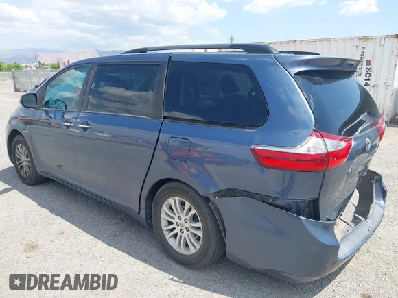 2017 Toyota Sienna XLE Auto Access Seat z VIN 5TDYZ3DC3HS826445, wystawiony jako IAAI lot #42455408 z przebiegiem 89 495 mil mil oraz . Historia ofert i sprzedaży dostępna na DreamBid. Obrazek 3.