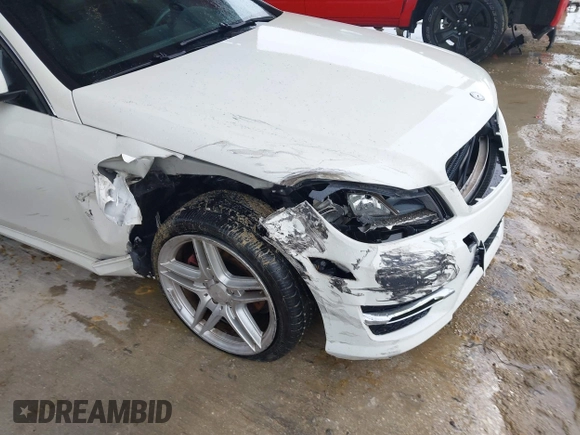 2012 Mercedes-Benz C 250 z VIN WDDGJ4HB9CF750304, wystawiony jako IAAI lot #42232200 z przebiegiem 191 463 mil mil oraz . Historia ofert i sprzedaży dostępna na DreamBid. Obrazek 6.