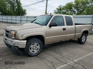 2006 Chevrolet Silverado 1500 LT2 with VIN 1GCEK19B06Z179607, listed as a Copart auction lot 55484885 with 193,003 mi miles and Salvage Title. Bid and sale history available at DreamBid. Image 1.