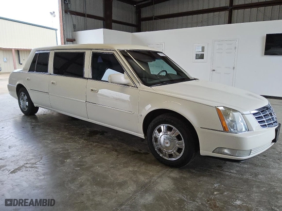 2009 Cadillac DTS Professional Limousine with VIN 1GEEK90Y49U550082, listed as a Copart auction lot 44596105 with 53,866 mi miles and Clean Title. Bid and sale history available at carsss.com. Image 4.