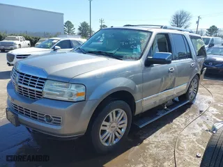 2008 Lincoln Navigator with VIN 5LMFU27568LJ11327, listed as a IAAI auction lot 41673702 with 390,818 mi miles. Bid and sale history available at carsss.com. Image 18.