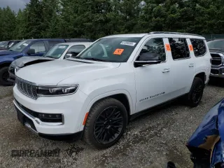 2023 Jeep Grand Wagoneer z VIN 1C4SJVEJ1PS560841, wystawiony jako Copart lot #61099385 z przebiegiem 15 467 mil mil oraz Szkoda całkowita • Salvage title. Historia ofert i sprzedaży dostępna na DreamBid. Obrazek 1.