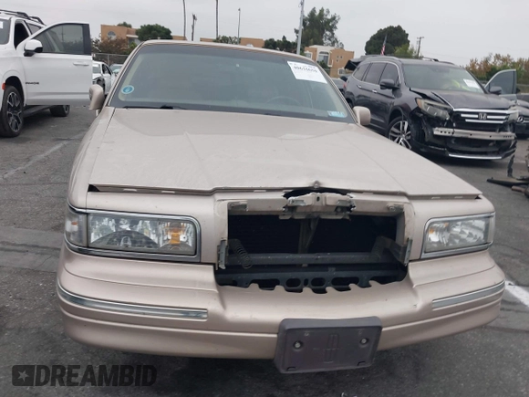 1997 Lincoln Town Car Executive with VIN 1LNLM81W6VY754706, listed as a IAAI auction lot 41375121 with 185,863 mi miles and . Bid and sale history available at DreamBid. Image 6.