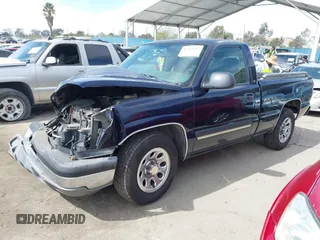 2005 Chevrolet Silverado 1500 Work Truck with VIN 1GCEC14X15Z246813, listed as a IAAI auction lot 41763107 with 282,823 mi miles. Bid and sale history available at carsss.com. Image 2.