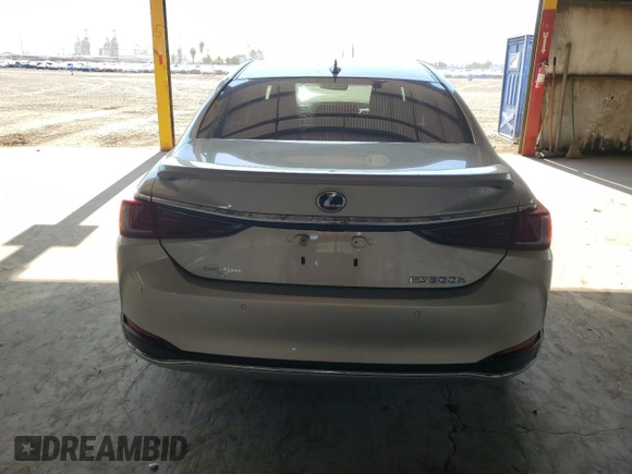 2020 Lexus ES 300h z VIN 58AD21B17LU005849, wystawiony jako Copart lot #63084095 z przebiegiem 30 738 mil mil oraz Szkoda całkowita • Salvage title. Historia ofert i sprzedaży dostępna na DreamBid. Obrazek 6.