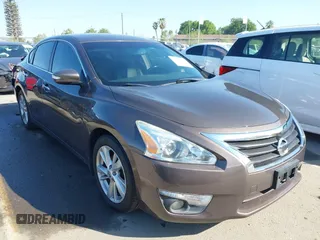 2013 Nissan Altima SV with VIN 1N4AL3APXDN509505, listed as a IAAI auction lot 41967363 with 133,122 mi miles and . Bid and sale history available at carsss.com. Image 1.