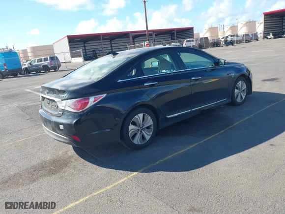 2013 Hyundai Sonata Hybrid with VIN KMHEC4A48DA092248, listed as a IAAI auction lot 41240199 with 150,322 mi miles. Bid and sale history available at carsss.com. Image 4.